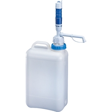 Stor vattenbehållare med handtag och pump på toppen, kapacitet på 19 liter.